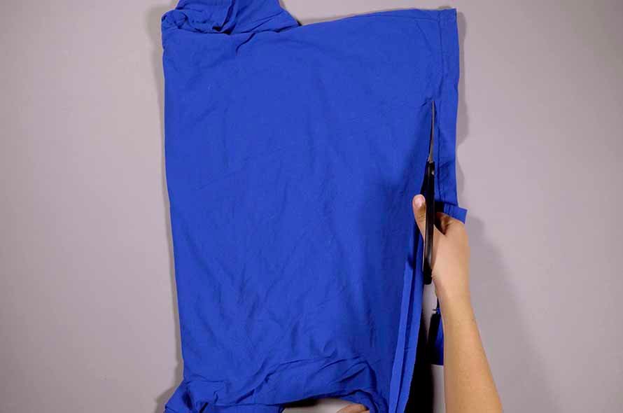 Cutting the t-shirt